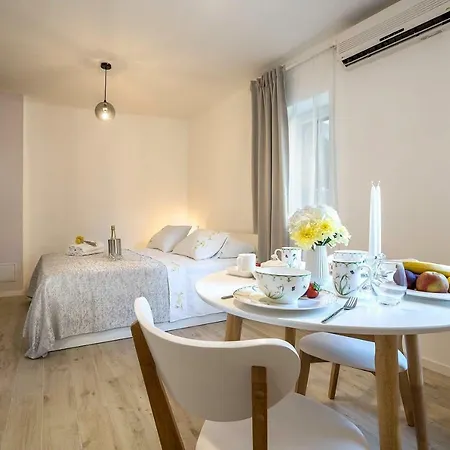 Petar In Old Part Of Town Appartement *